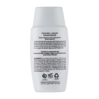 ضد آفتاب بی رنگ ژیناژن مدل Fusion liquid مناسب پوست چرب 50 میلی لیتر