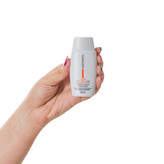 ضد آفتاب بی رنگ ژیناژن مدل Fusion liquid مناسب پوست چرب 50 میلی لیتر